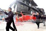 حمل خوک ذبح شده در یک مراسم سنتی چینی



بهداشت نیوز

#چین