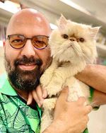با حیوانات مهربان باشیم  به همراه پشمکِ ونکی‌  گربه ایی که خیلی می داند  اینستاگرام Ali Oji