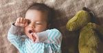 چرا کودک من با خواب مبارزه می‌کند؟