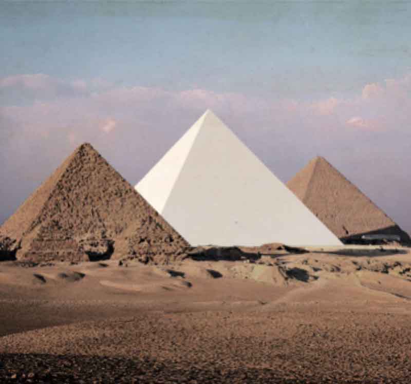 اهرام ثلاثه مصر درابتدای ساخت، به سفیدی برف بودند