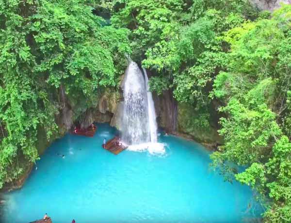 زیباترین_آبشارهای_جهان کاواسان در فیلیپین یکی از 