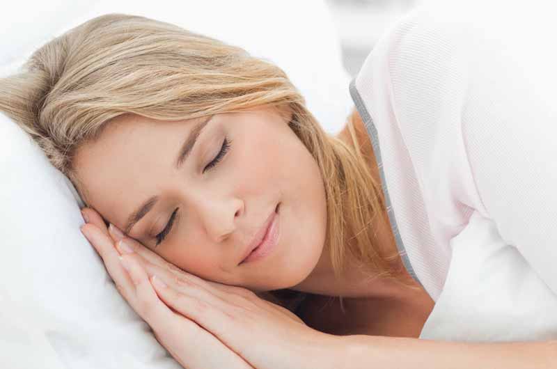 خواب خوب و راحت شبانه با ۱۰ نکته‌ای که باید بدانید