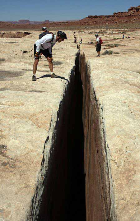 شکاف سیاه یک شکاف طبیعی در پارک ملی Canyonlands د