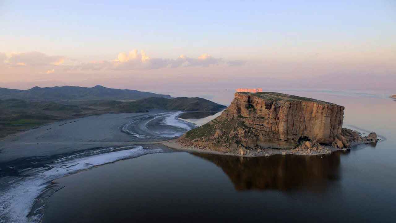 وسعت دریاچه ارومیه ۹۱۸ کیلومترمربع افزایش یافته ا