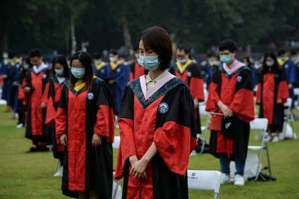 فارغ التحصیلان دانشگاه ووهان چین در جشن فارغ التح