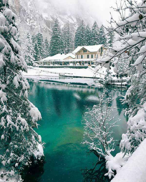 زمستان برفی دریاچه Blausee سوئیس