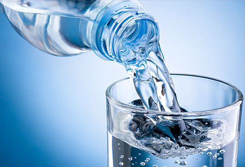 قبل، در حین و پس از ورزش: آب بنوشید