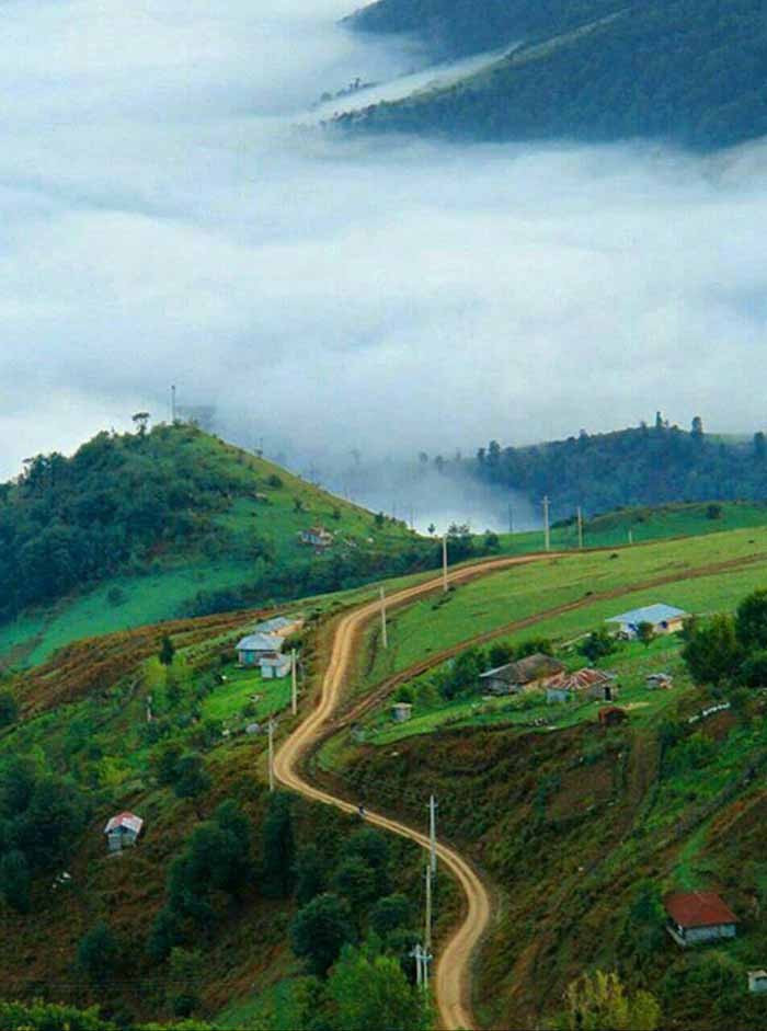 جاده زیبای الماس واقع در محور اسالم به خلخال یکی 