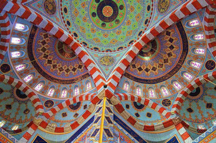 تصویری جالب از سقف مسجد جلیل خیاط که چشمان جغد را