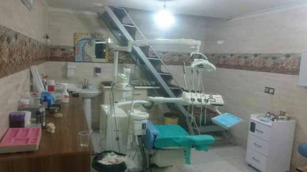 دندانپزشک قلابی که با مدرک سیکل در بابل بیماران ر