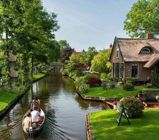خیت‌هورن دهکده‌ای کوچک در هلند هست که شهرتش رو به