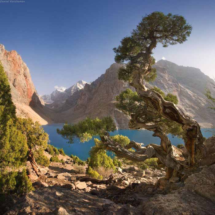 این عکس در کوه های تاجیکستان گرفته شده اینجا بخشی