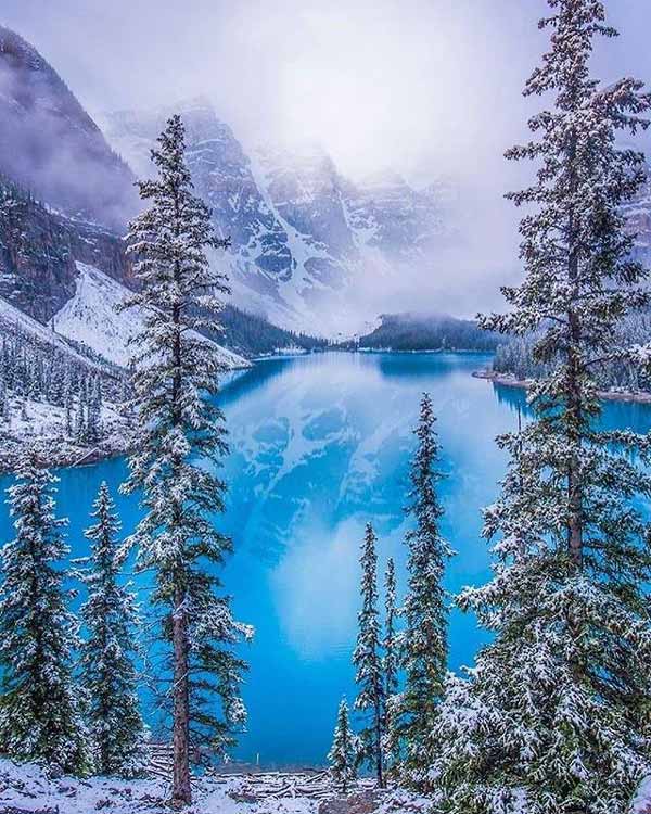 دریاچه مورین Moraine در پارک ملی بنف Banff، در کا