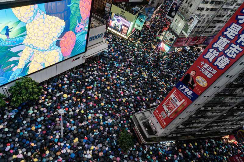 تظاهرات دهها هزار نفری دیروز یکشنبه در شهر هنگ‌کن
