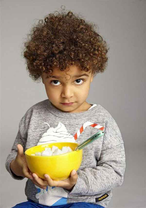 مواد غذایی که هوش کودک را کم میکنند  شیرینی ⁣ نمک