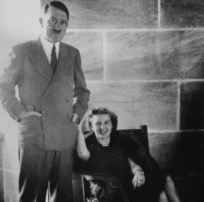 آدولف هیتلر، رهبر آلمان نازی و همسرش، اوا براون ه