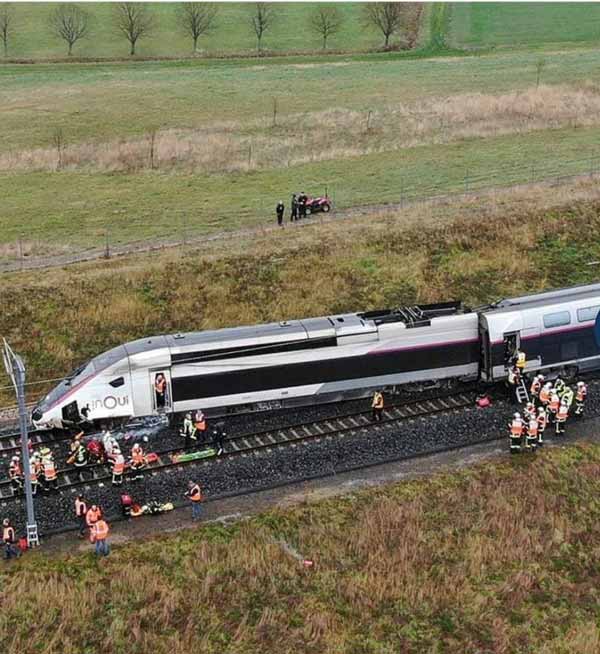 ۲۲ زخمی در خروج قطار از ریل در فرانسه   قطار سریع