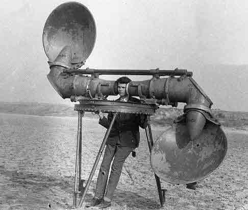  دستگاهی برای شنیدن صدای هواپیمای دشمن در سال 192