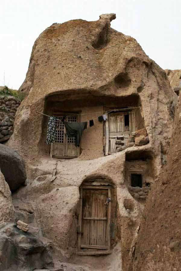 خانه ای ۷۰۰ ساله در ایران روستای صخره‌ای كندوان ا