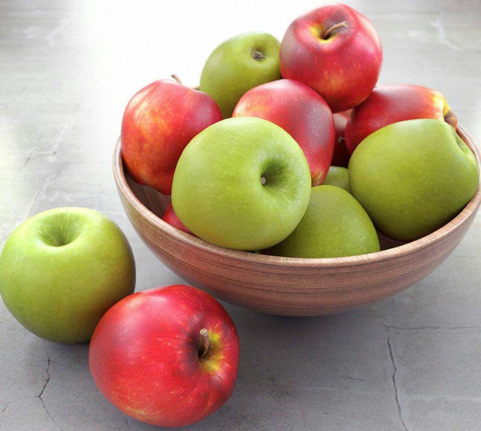 تقریباً نیمی از ویتامین_C سیب در پوست آن وجود دار