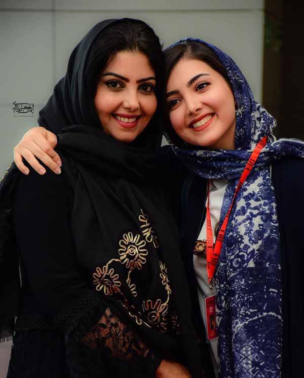 زیبا کرمعلی و مادرش در جشنواره جهانی فیلم فجر مام