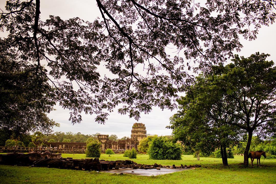 در طول قرن دوازدهم، معبد آنگکور_وات Angkor Wat تح