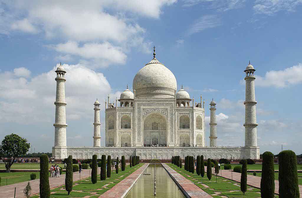 بنای زیبای تاج‌محل هند توسط شاه جهان برای یادبود 