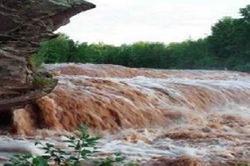 وقوع سیلاب در هرسین کرمانشاه/ راه ارتباطی 3 روستا