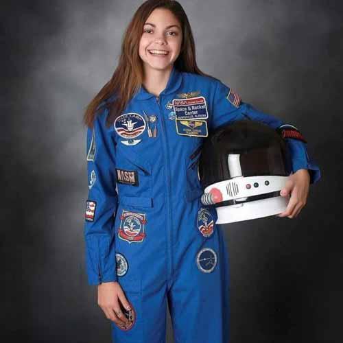 الیسا کارسنِ ۱۸ساله داره برای سفر به مریخ در سال 