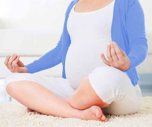 هر گونه ناراحتی و استرس زن در طول دوران بارداری ب
