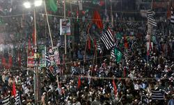 تظاهرات در پاکستان/ ده‌ها هزار نفر خواستار استعفا