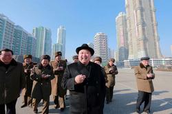 مبارزه با دخانیات در کره شمالی و رهبری که سیگار م