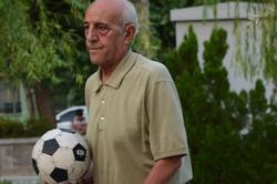 پیرمرد فوتبالیست ایرانی که در جهان معروف شده بود 