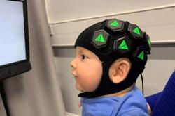 ابداع کلاهی برای بررسی مغز نوزادان