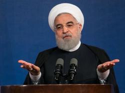 روحانی: چرخه توزیع کالا‌های اساسی باید با نظارت و