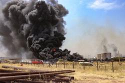 ادامه تلاش عراق برای مهار آتش سوزی چاه‌های نفتی ک