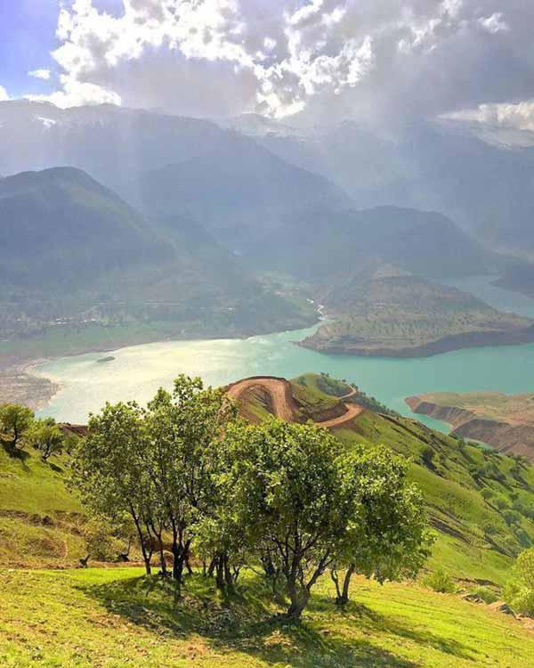 منتظر نباش زندگی به تو معنا بدهبلند شو و زندگی را