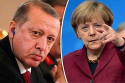 مرکل خطاب به اردوغان: مقابله با یونان یعنی جنگ با