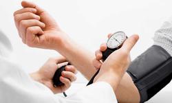 فشار خون بالا | عوارض و راه های پایین آوردن فشار 