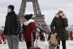 سردرگمی گردشگران پاریس از ماسک اجباری