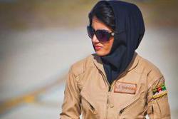 نیلوفر رحمانی زیباترین خلبان زن جهان شد (عکس)