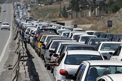 ترافیک در مسیرهای منتهی به تهران نیمه سنگین یا سن