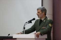 وزیر دفاع:هدف دشمن از ترور شهید سلیمانی جلوگیری ا