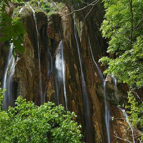 آبشار مارگون به ارتفاع 70 متر از زیباترین آبشارها