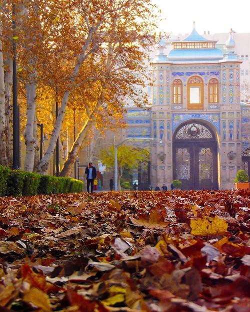 سردر باغ ملی یکی از ارزشمندترین و زیباترین بناهای