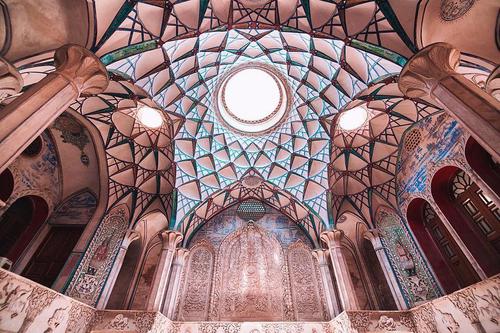 Amazing Iranian Architecture in the Beautiful Cit