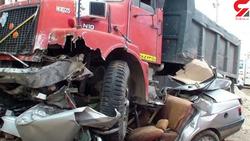 یک کامیون در خرم آباد پژو را له کرد/ 4 کشته (+عکس)