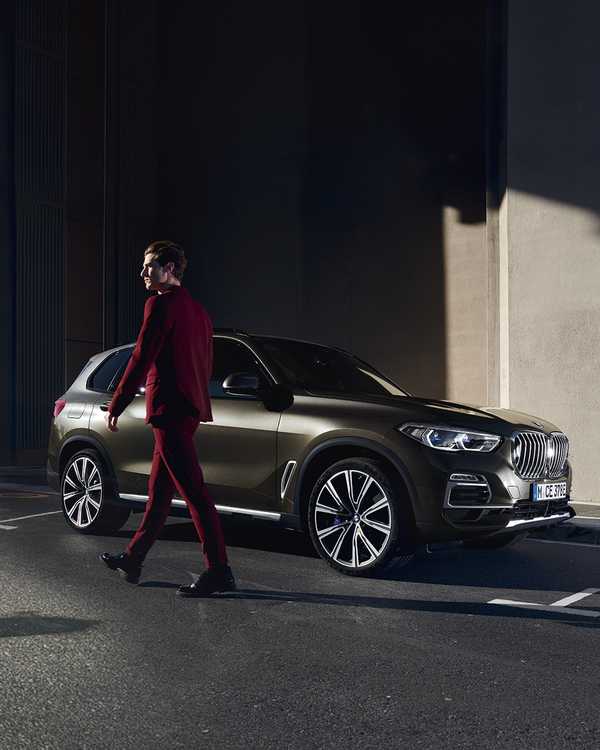 This look suits you  The BMW X5 Plug-in hybrid  T