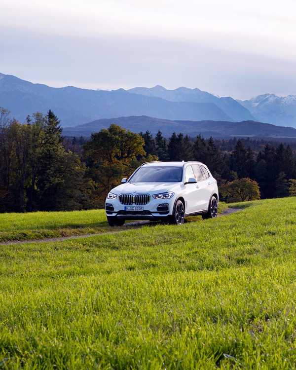Just sit back and relax The BMW X5 THEX5 JoyElect