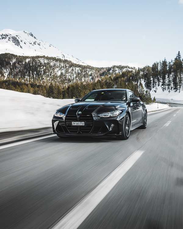 Gliding by the slopes The BMW M4  davidkuenzler_ 